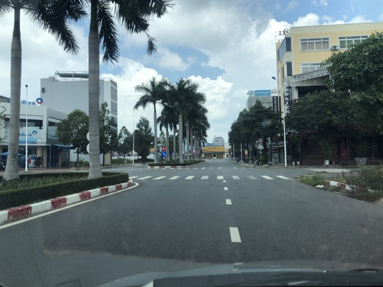 Cận cảnh TP Dĩ An, tỉnh Bình Dương trưa 11-8 - Ảnh 1.