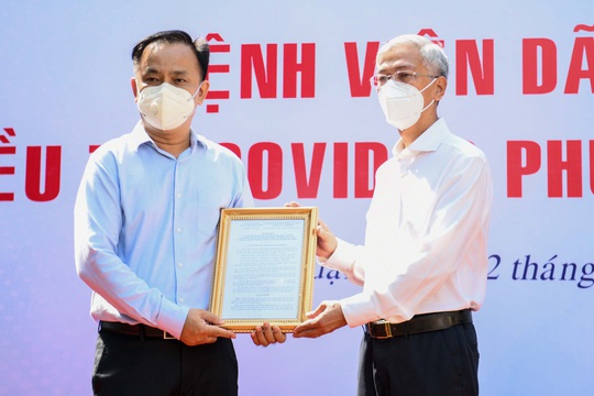 Bệnh viện dã chiến điều trị Covid-19 đặt tại Trường THPT Phú Nhuận đi vào hoạt động - Ảnh 2.