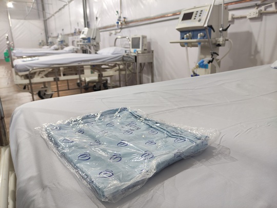 Bên trong bệnh viện dã chiến điều trị Covid-19 đa tầng 1.000 giường ở TP HCM - Ảnh 9.