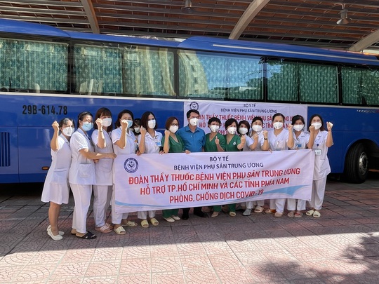 122 thầy thuốc Bệnh viện Phụ sản Trung ương lên đường vào miền Nam hỗ trợ chống dịch Covid-19 - Ảnh 13.