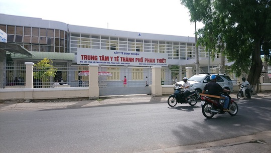 Bình Thuận: Yêu cầu tạm đình chỉ Giám đốc Trung tâm y tế vì lơ là phòng, chống dịch - Ảnh 1.