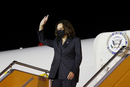 Phó Tổng thống Mỹ Kamala Harris thăm Việt Nam - Ảnh 2.