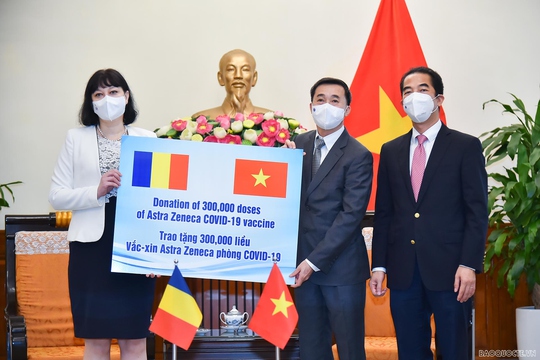 Chính phủ Romania tặng 300 ngàn liều vắc-xin AstraZeneca cho Việt Nam - Ảnh 1.