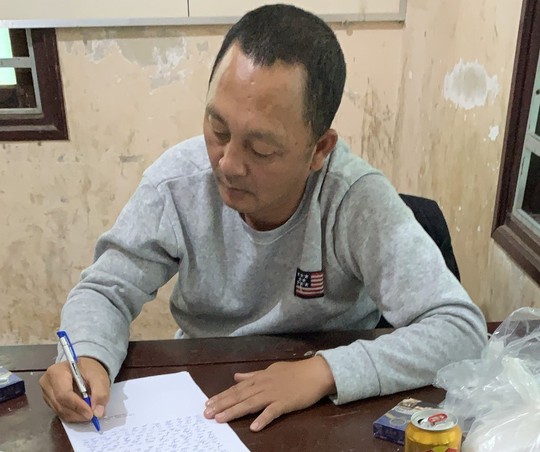 Tranh chấp đất đai, lái ôtô tông 1 người chết, 3 bị thương - Ảnh 1.