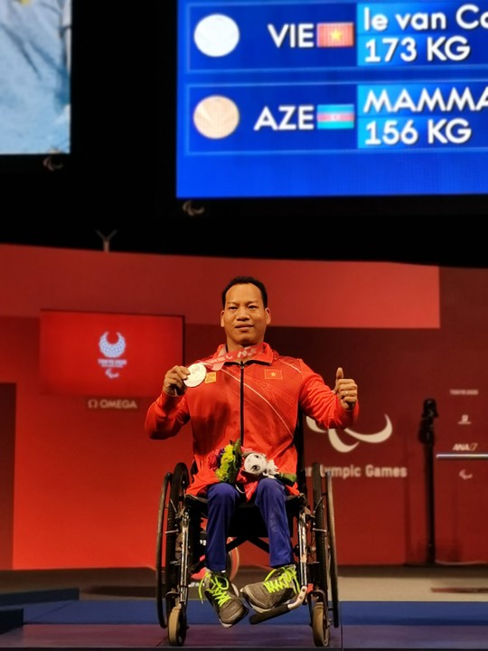 Paralympic Tokyo: Siêu nhân Lê Văn Công giành HCB cử tạ - Ảnh 4.