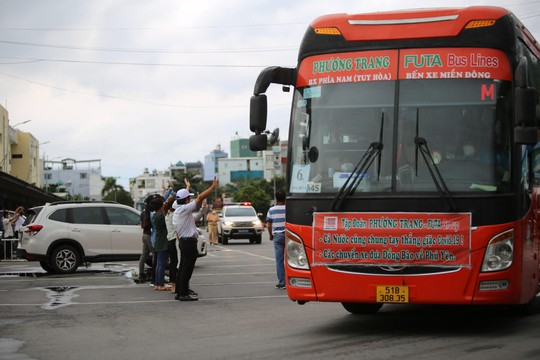 Thêm 25 xe khách Phương Trang đưa 600 người dân Phú Yên về quê - Ảnh 7.