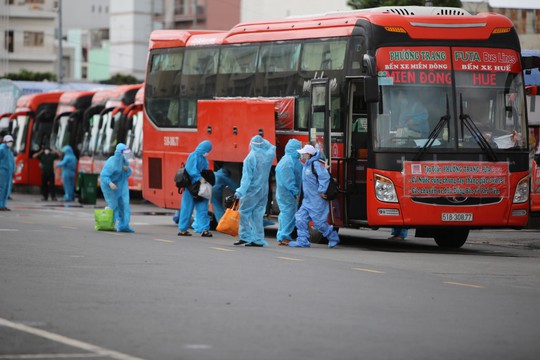 Thêm 25 xe khách Phương Trang đưa 600 người dân Phú Yên về quê - Ảnh 5.