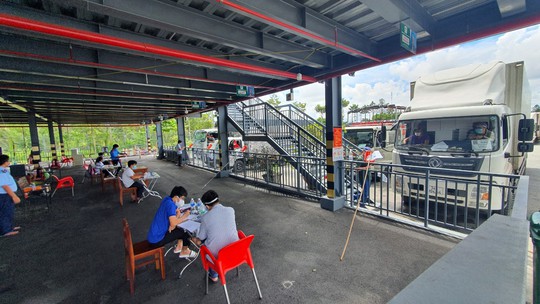 Cần Thơ kiến nghị Thủ tướng giữ nguyên biện pháp chống dịch trong vận chuyển hàng hoá - Ảnh 6.