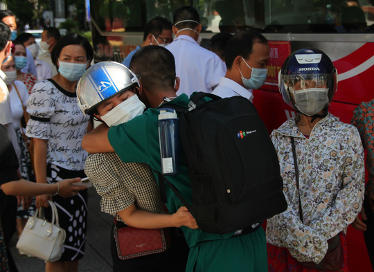 32 bác sĩ, nhân viên y tế Quảng Trị tình nguyện vào tỉnh Bình Dương tham gia chống dịch - Ảnh 3.