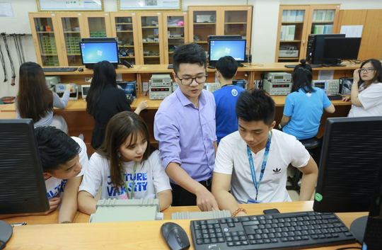 Điểm chuẩn xét tuyển kết hợp của Trường ĐH Quốc tế cao nhất 27 - Ảnh 1.