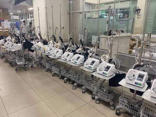 VPBank chi viện khẩn cấp thêm 1.000 máy thở oxy dòng cao cho tâm dịch phía Nam - Ảnh 4.