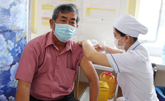 Long An thành lập đội xe đưa đón người dân đi tiêm vắc-xin ngừa Covid-19 - Ảnh 3.