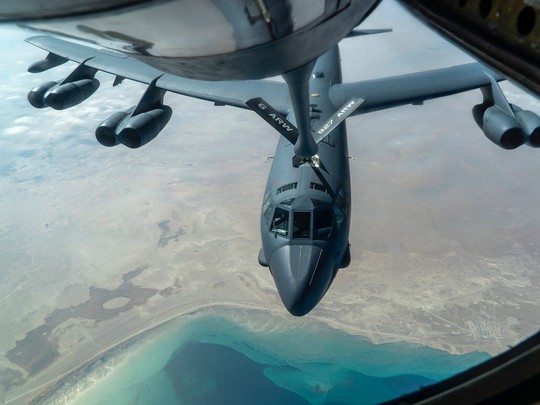 Mỹ điều B-52 tấn công, Taliban chịu thương vong nặng nề - Ảnh 1.
