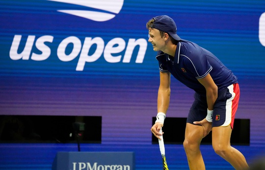 US Open 2021: Djokovic vất vả thắng tay vợt 18 tuổi - Ảnh 3.