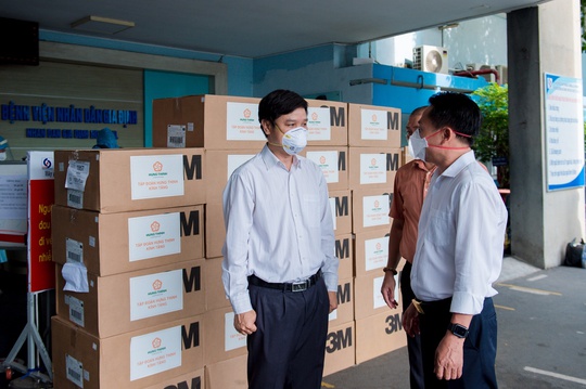 Tập đoàn Hưng Thịnh hỗ trợ trang thiết bị y tế với kinh phí gần 2 tỉ đồng cho Bệnh viện Nhân dân 115 và Gia Định - Ảnh 4.
