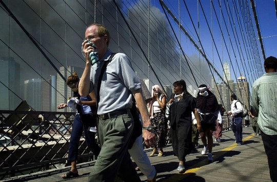 Những hình ảnh khủng khiếp về sự kiện 11-9-2001 - Ảnh 10.