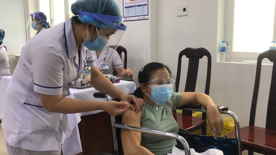Hơn 160 người khuyết tật ở Cần Thơ được tiêm vắc-xin phòng Covid-19 - Ảnh 3.