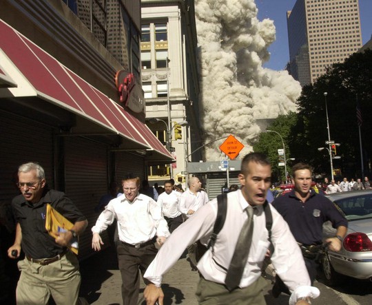 20 năm sau vụ 11-9, những bức ảnh vẫn gây chấn động mạnh - Ảnh 3.