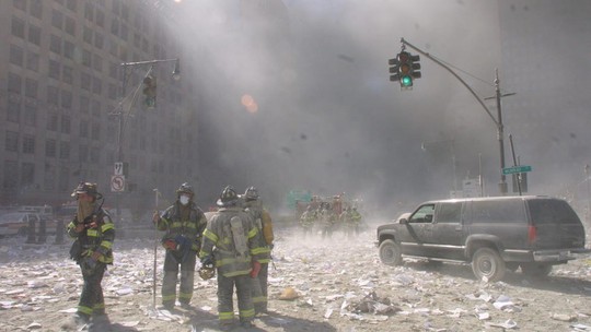 20 năm sau vụ 11-9, những bức ảnh vẫn gây chấn động mạnh - Ảnh 9.