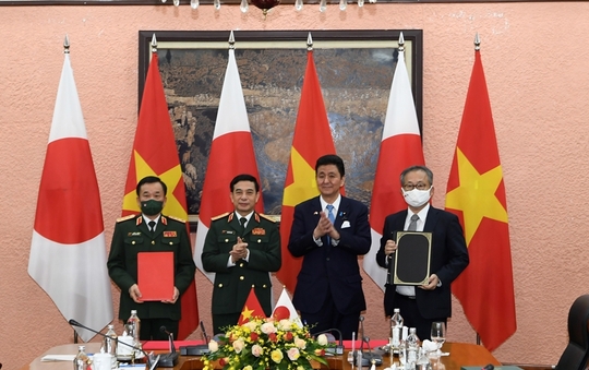 Việt Nam - Nhật Bản ký thỏa thuận chuyển giao thiết bị và công nghệ quốc phòng - Ảnh 7.
