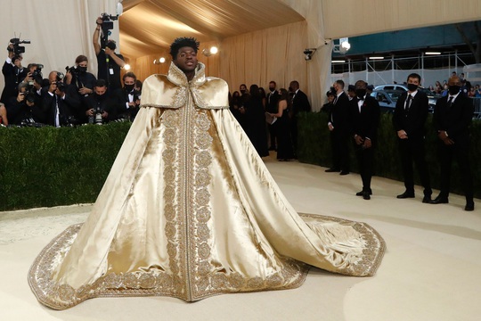 Megan Fox, Jennifer Lopez đọ độ gợi cảm tại Met Gala 2021 - Ảnh 15.