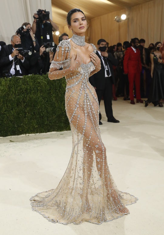 Megan Fox, Jennifer Lopez đọ độ gợi cảm tại Met Gala 2021 - Ảnh 10.