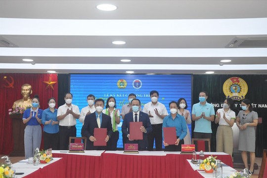 Trao 100.000 suất ăn thảo thơm cơm nhà cho cán bộ y tế tuyến đầu ở các tỉnh phía Nam - Ảnh 1.