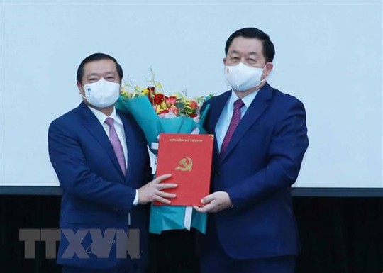 Triển khai quyết định của Bộ Chính trị về công tác cán bộ - Ảnh 1.