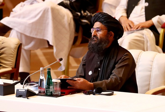 Phó thủ tướng của Taliban bỏ chạy sau cuộc ẩu đả trong dinh tổng thống? - Ảnh 1.