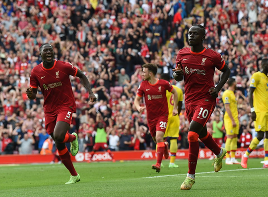 Cuồng phong đỏ Liverpool cuốn phăng Crystal Palace, chiếm ngôi đầu Ngoại hạng - Ảnh 3.