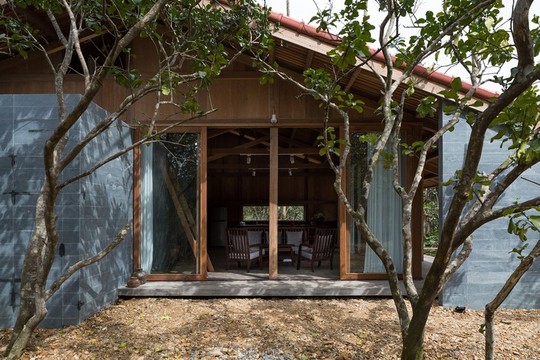 Lạc bước vào ngôi nhà gỗ đẹp như mơ giữa làng bưởi ở TP Huế - Ảnh 7.