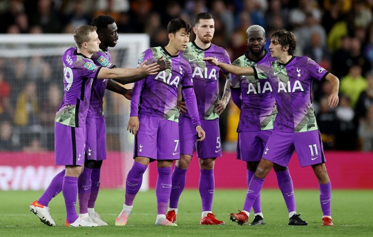Người nhện Kepa cứu Chelsea loạt luân lưu, Tottenham thoát hiểm League Cup - Ảnh 10.