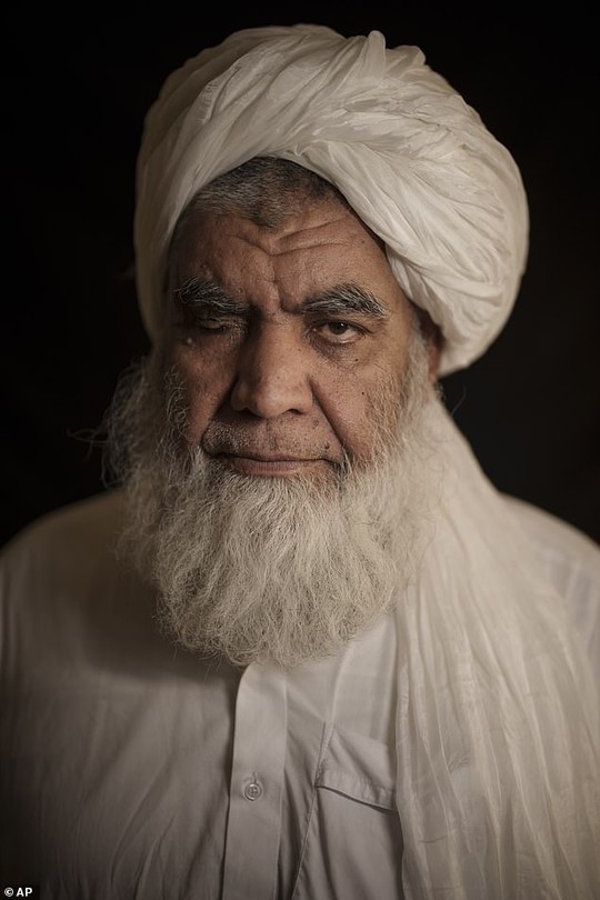 Taliban tái áp dụng hình phạt man rợ - Ảnh 1.