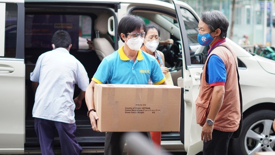 Mang tin vui đến Bệnh viện Chấn thương Chỉnh hình TP HCM - Ảnh 2.