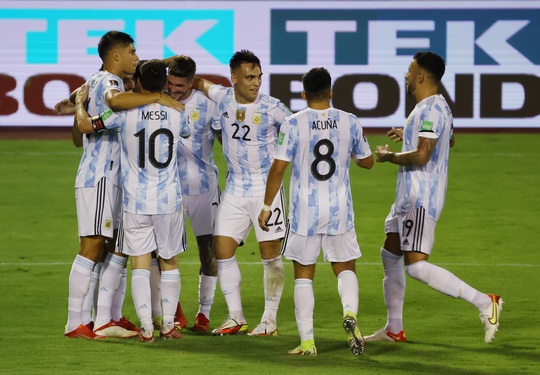 Messi bị triệt hạ, tân vương Argentina thắng nhàn nhã Venezuela - Ảnh 5.
