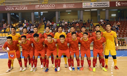 Tuyển futsal Việt Nam đã tới Lithuania, chuẩn bị đấu World Cup 2021 - Ảnh 6.