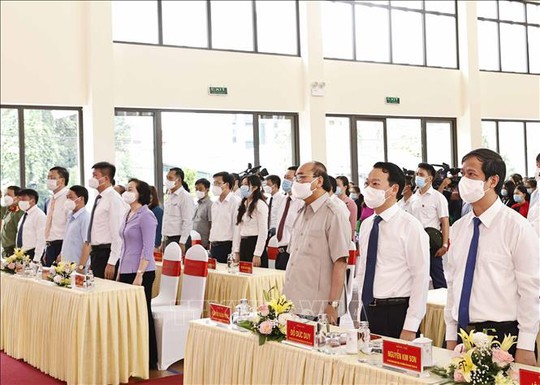 Chủ tịch nước đánh trống khai giảng tại Trường Phổ thông Dân tộc nội trú THPT tỉnh Yên Bái - Ảnh 3.