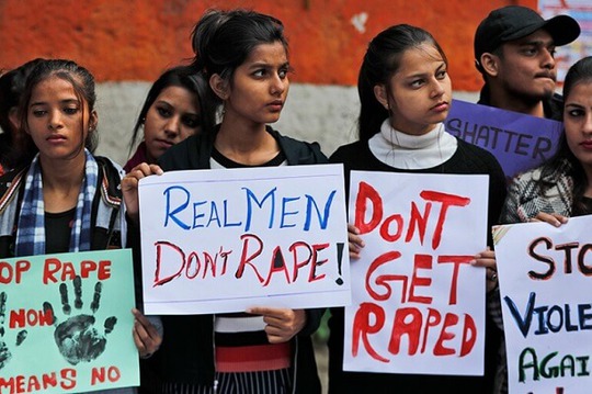 Ấn Độ: 14 kẻ bắt cóc thiếu nữ, đưa đến nhiều nơi để cưỡng hiếp tập thể - Ảnh 1.