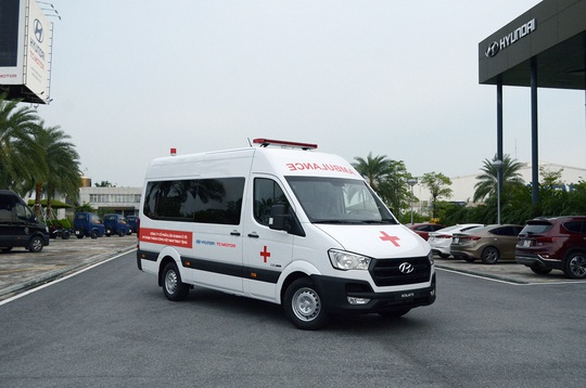 Hyundai Thành Công trao tặng 10 xe Solati cứu thương - Ảnh 3.