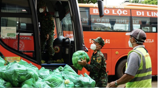 Phương Trang tiếp tục đưa 273 tấn nông sản Đà Lạt về TP HCM - Ảnh 3.