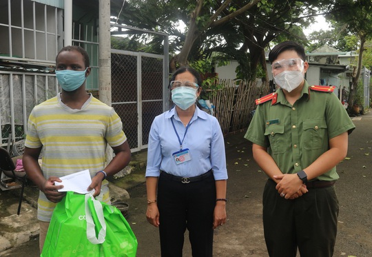 Thành phố Thủ Đức hỗ trợ lao động nước ngoài gặp khó khăn do Covid-19 - Ảnh 3.
