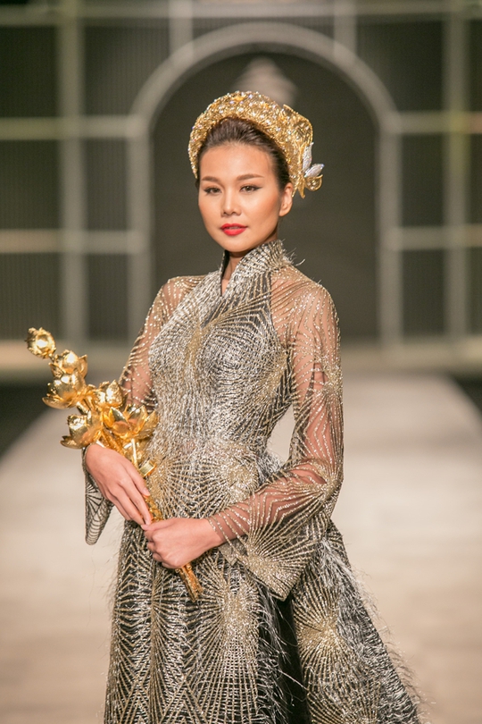 Chị đại Thanh Hằng rạng ngời ở ngưỡng tuổi U40 - Ảnh 5.