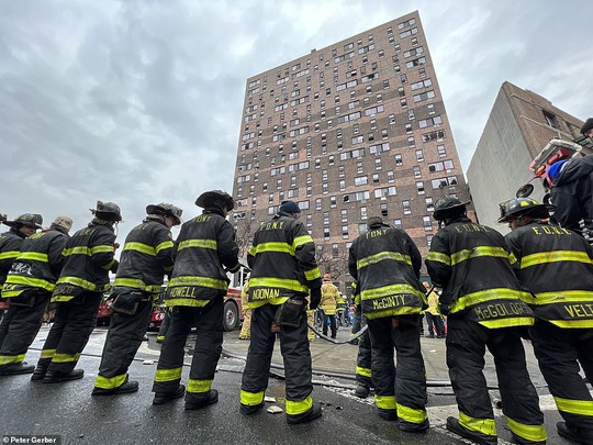Cháy lớn ở New York, 19 người thiệt mạng - Ảnh 6.