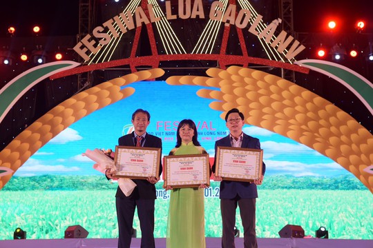 3 sản phẩm của Lộc Trời được vinh danh tại Festival Lúa Gạo - Ảnh 1.