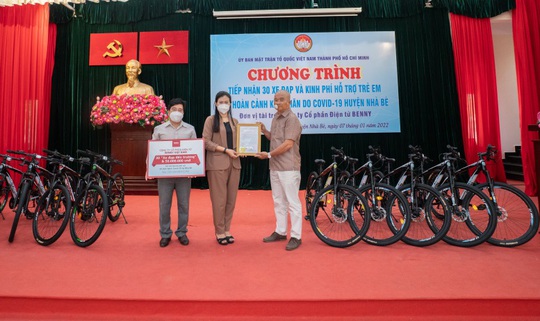 Benny phối hợp cùng MTTQ Việt Nam TP HCM thực hiện chương trình “Xe đạp đến trường” - Ảnh 1.