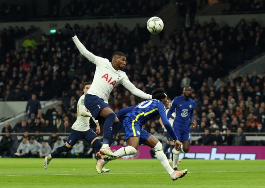 Siêu hậu vệ lập công, Chelsea đá bay Tottenham ở bán kết Cúp Liên đoàn - Ảnh 1.