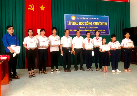 Vedan Việt Nam tiếp sức học sinh, sinh viên khuyết tật vượt khó đến trường - Ảnh 2.