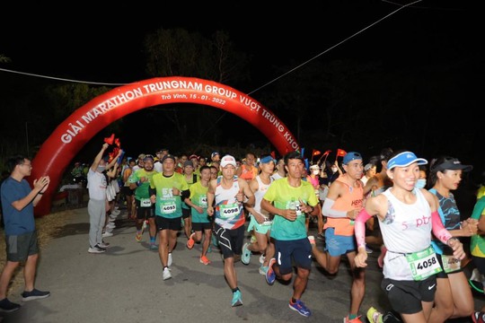 Marathon Trung Nam  “ Vượt trùng khơi” – Tự hào chạy trên vùng biển quê hương - Ảnh 1.