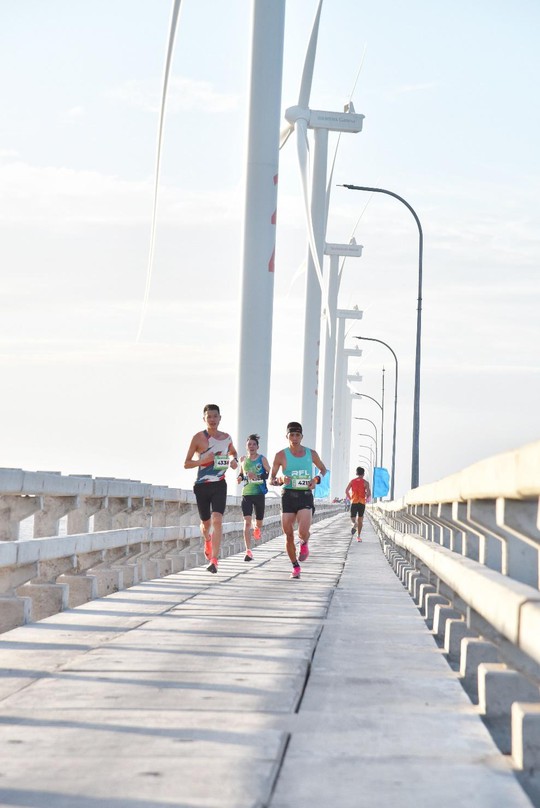 Marathon Trung Nam “ Vượt trùng khơi” – Tự hào chạy trên vùng biển quê hương - Ảnh 3.