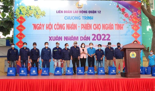 Phiên chợ 0 đồng cho công nhân - Ảnh 5.